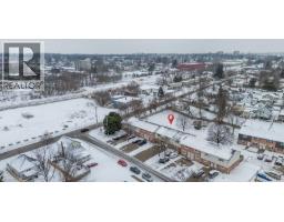 125 BAY Street UnitNo. 6 - 27