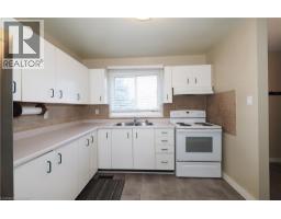 255 NORTHLAKE Drive UnitNo. 27 - 12