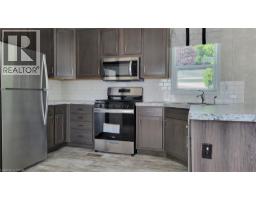 24 MACPHERSON Crescent - 6