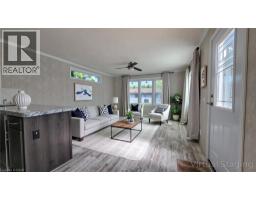 24 MACPHERSON Crescent - 7