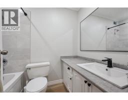 121 UNIVERSITY Avenue E UnitNo. 41 - 17