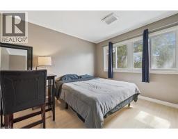 121 UNIVERSITY Avenue E UnitNo. 41 - 18