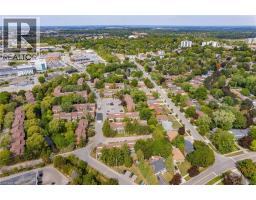 121 UNIVERSITY Avenue E UnitNo. 41 - 33