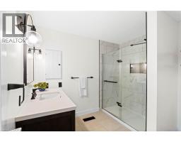 296 EDGEHILL Drive - 32