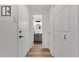 225 THORNBIRD Place - 19