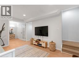 225 THORNBIRD Place - 32