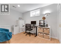 225 THORNBIRD Place - 34