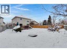 225 THORNBIRD Place - 44