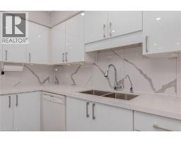 128 KARALEE Crescent - 10