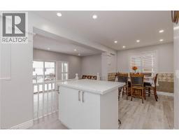 128 KARALEE Crescent - 12