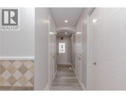 128 KARALEE Crescent - 7