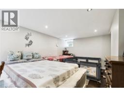 43 EBY Street S - 16