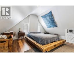 43 EBY Street S - 31