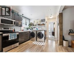 43 EBY Street S - 35