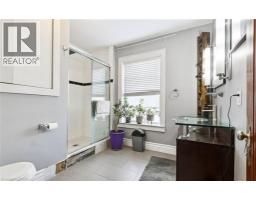 43 EBY Street S - 39