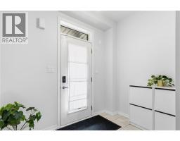 54 OAKTREE Drive - 4