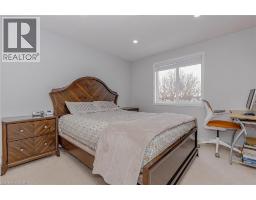 128 KARALEE Crescent - 28