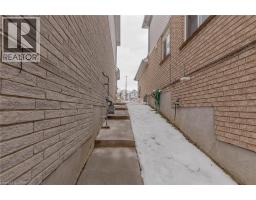 128 KARALEE Crescent - 36