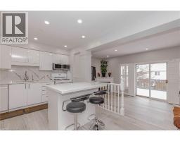 128 KARALEE Crescent - 5