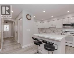 128 KARALEE Crescent - 7