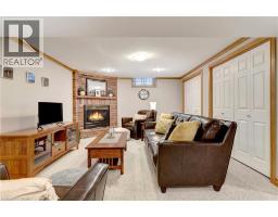 43 SUMMERHILL Crescent - 42