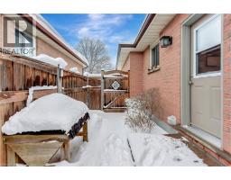 43 SUMMERHILL Crescent - 44