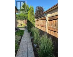 43 SUMMERHILL Crescent - 47