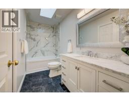 271 COLLEGE Street W - 18