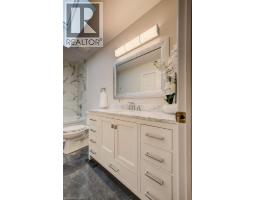 271 COLLEGE Street W - 19