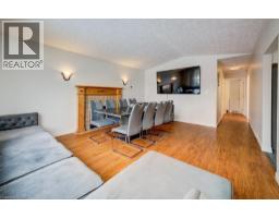 271 COLLEGE Street W - 6