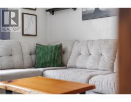 50 COLUMBIA Street W - 11