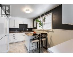 50 COLUMBIA Street W - 17