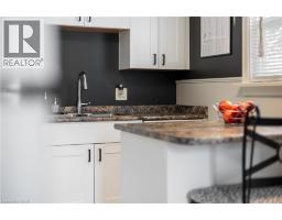 50 COLUMBIA Street W - 19