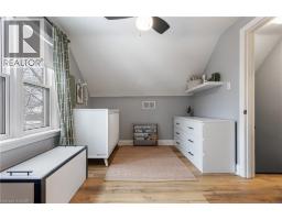 50 COLUMBIA Street W - 26