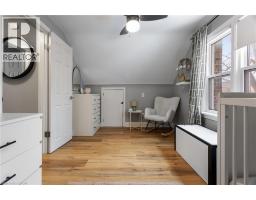 50 COLUMBIA Street W - 27