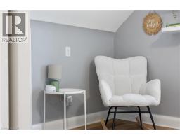 50 COLUMBIA Street W - 28