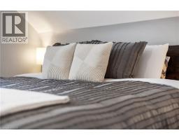 50 COLUMBIA Street W - 32