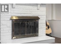 50 COLUMBIA Street W - 42