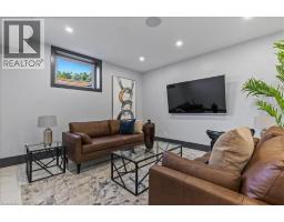 404 MONTROSE Street N - 27