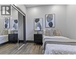 404 MONTROSE Street N - 33