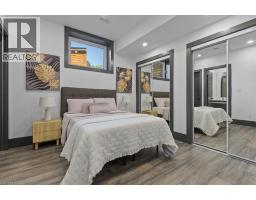 404 MONTROSE Street N - 34