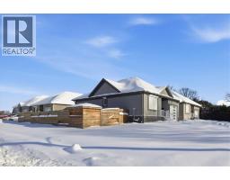 404 MONTROSE Street N - 40