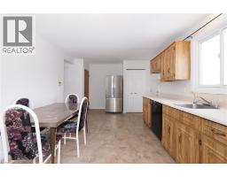 10 BALFOUR Crescent - 10