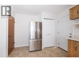 10 BALFOUR Crescent - 12