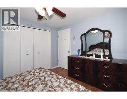 10 BALFOUR Crescent - 15