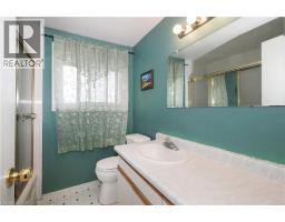 10 BALFOUR Crescent - 22