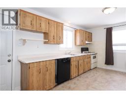 10 BALFOUR Crescent - 7