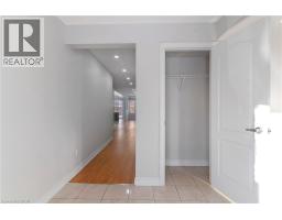 570 LINDEN Drive UnitNo. 3 - 32