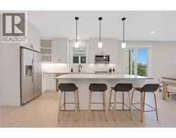 52 MOON Crescent - 11