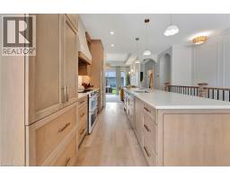 10 MACNEIL Court - 10